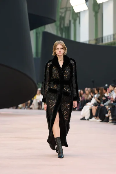 Look 64